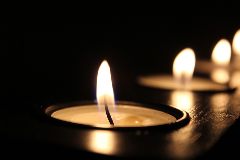 01 - candle-2181896 960 720